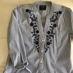 Abercrombie// Button down embroidered shirt. NWOT